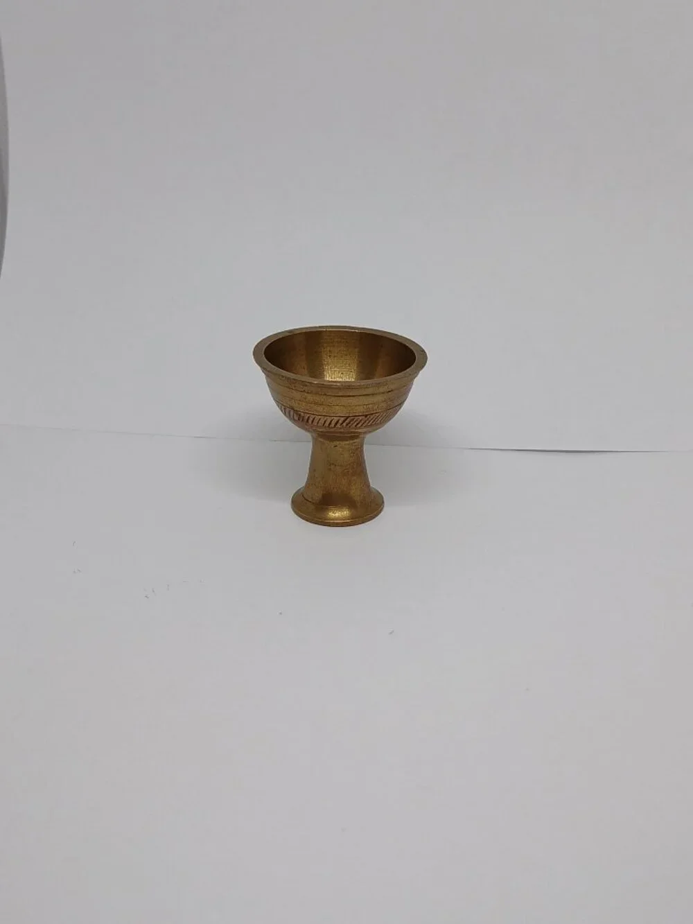 SMALL VINTAGE ANTIQUE BRASS VESSEL WITH GEOMETRIC PATTERNS IN RED PAINT